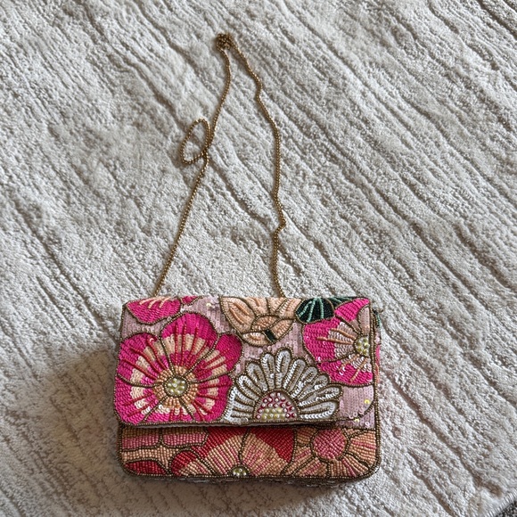 Lulus Handbags - Lulu's Pink and Gold Floral Beaded Clutch